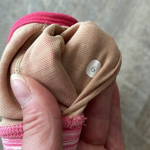 VINTAGE Lululemon Pink space dye sports bra - Picture 5 of 5